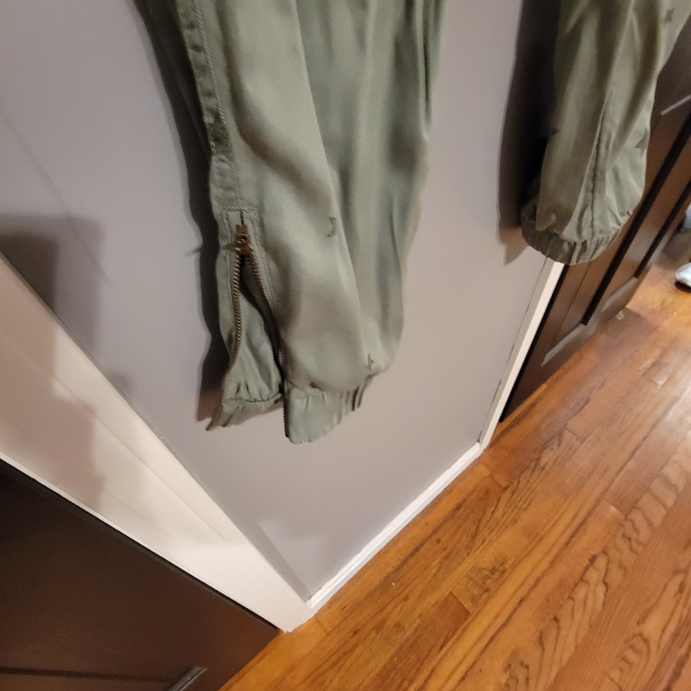 Cute green pants with star print. - Picture 6 of 6